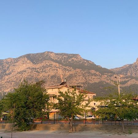 Belcan Hotel Белдиби Екстериор снимка