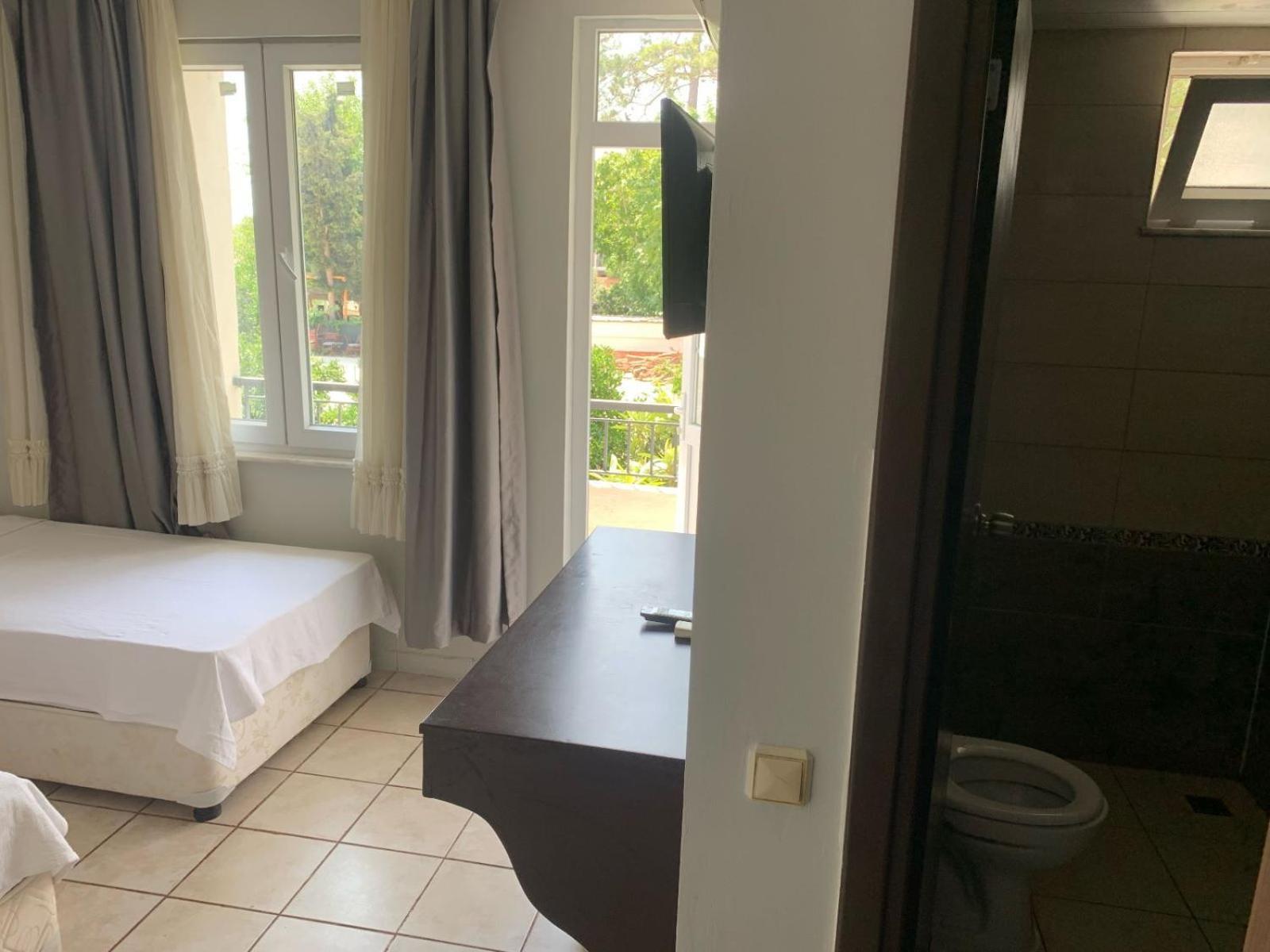 Belcan Hotel Белдиби Екстериор снимка
