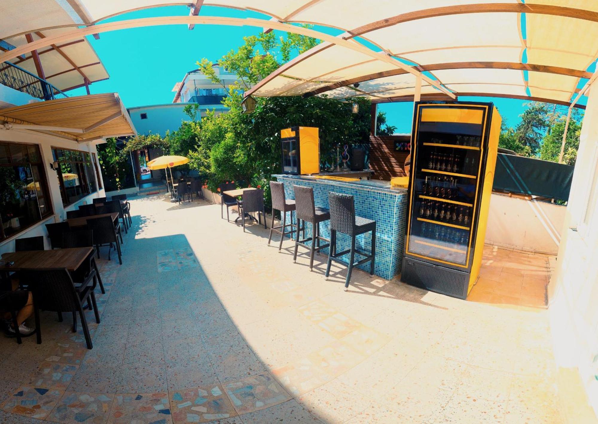 Belcan Hotel Белдиби Екстериор снимка